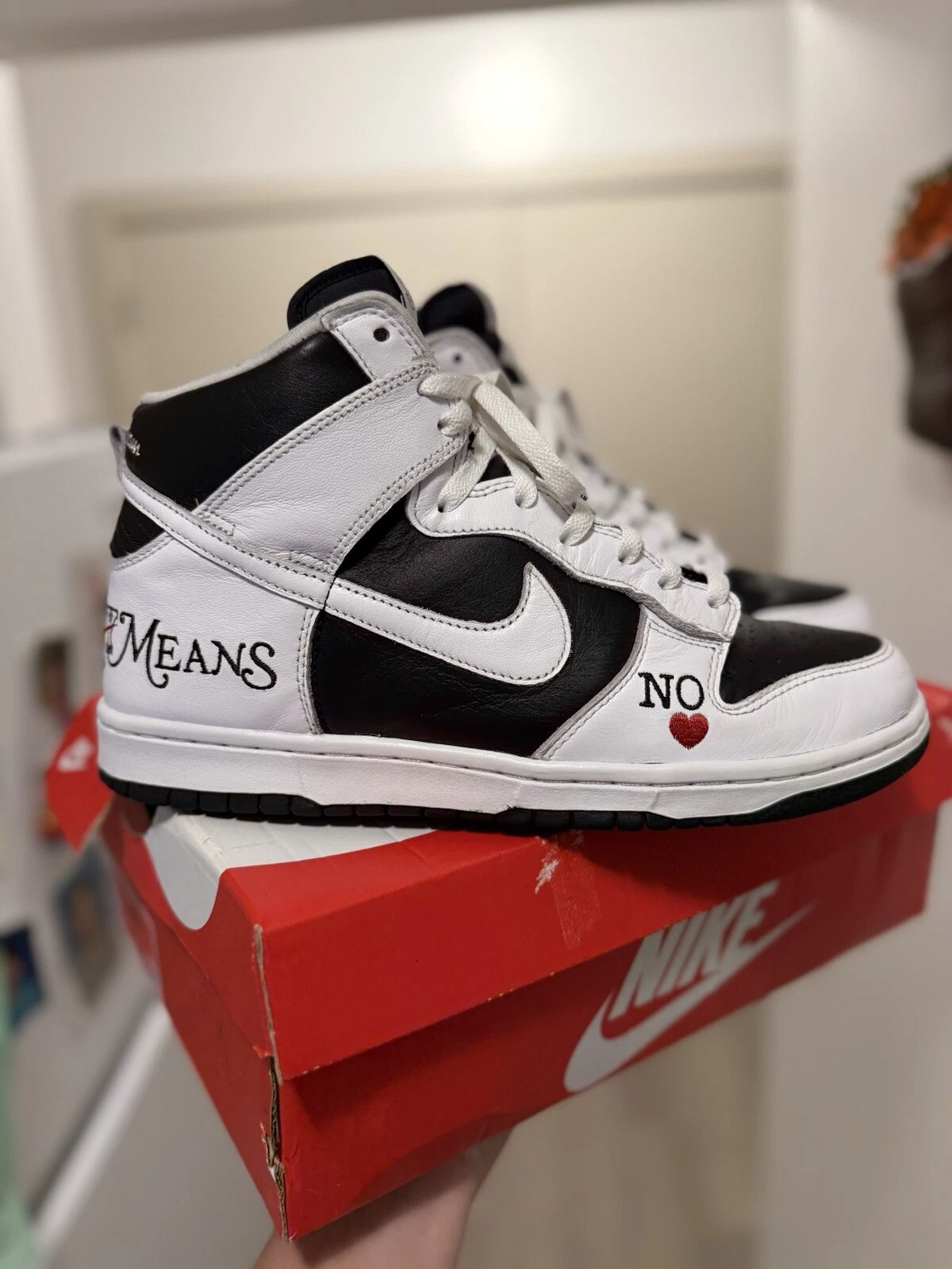 Supreme Nike SB Dunk High By Any Means BAM NY noir blanc homme 10 sans boîte