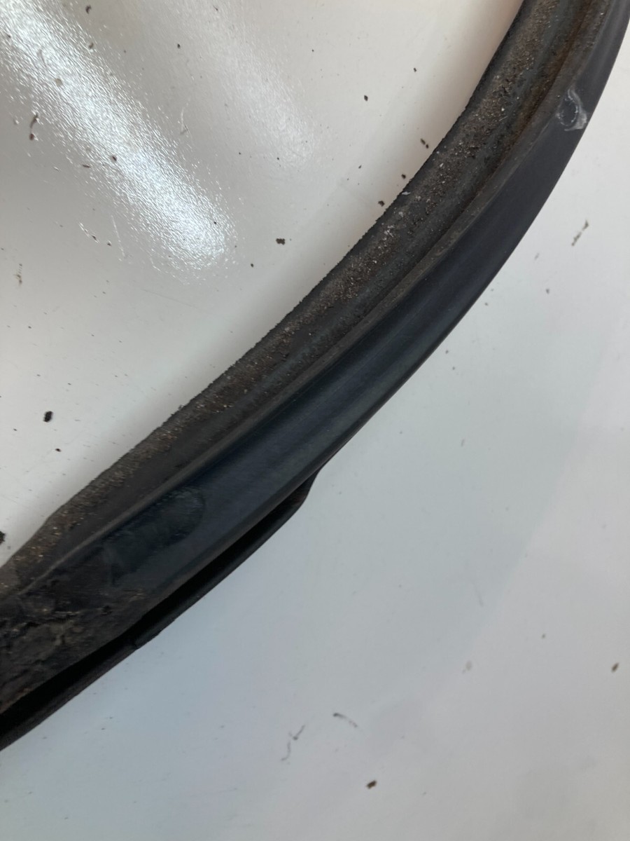 90-96 Nissan 300zx Z32 A-Pillar / T-Top Weatherstrip RH