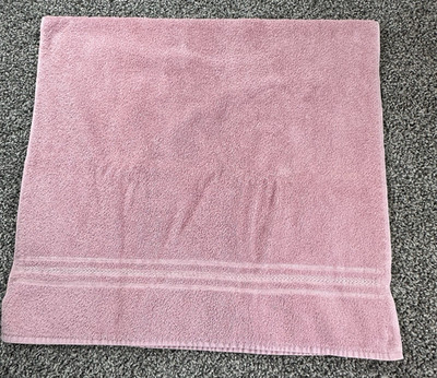 Vintage Cannon Royal Family Pink Salmon Bath Towel 42x24'' Made in USA