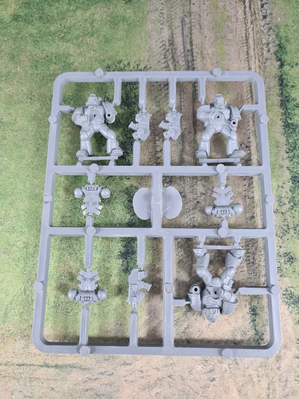 Warhammer 40k space marines On Sprue 2005 GW Classic Miniatures