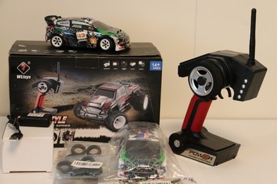 WLtoys K989 RC-Car 1:28 4WD 2,4GHz 30Km/h defekt, 2 Satz Ersatzreifen+2. Karosse