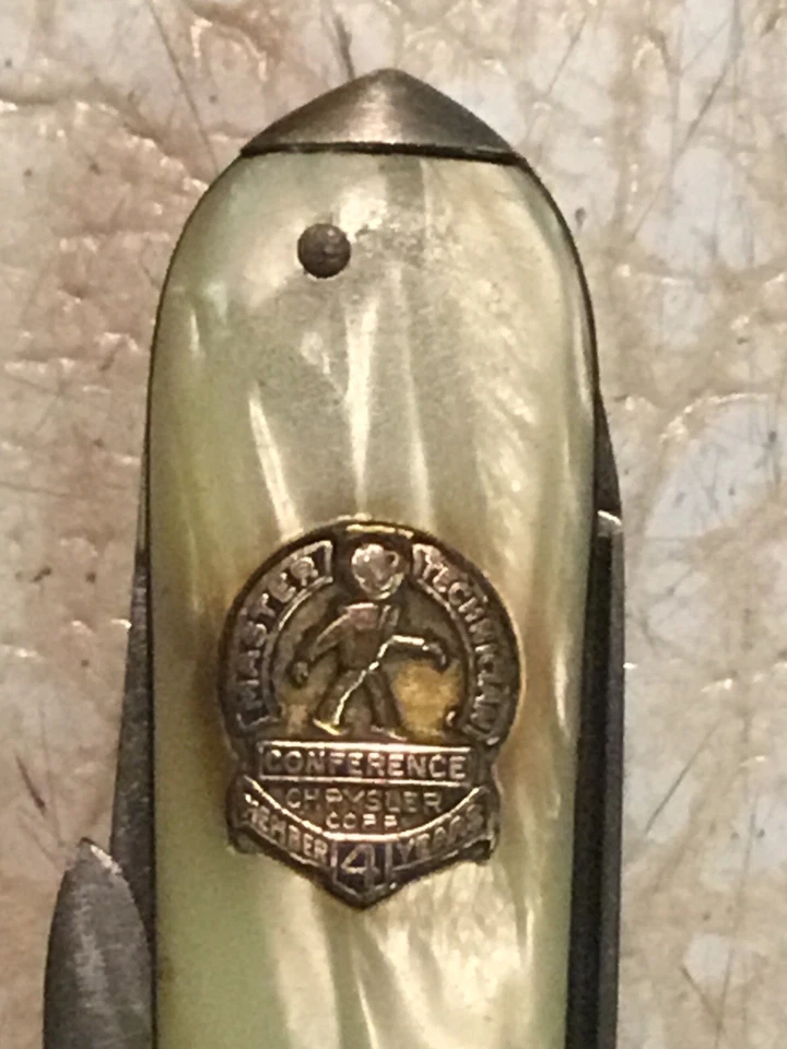 CUCHILLO ANTIGUO CHRYSLER CAR CORPORATION MAESTRO TÉCNICO MECÁNICO 4 años 3 hojas Foto 3 de 4