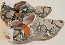 Women's Cari Snake Skin Print Cut Out Ankle Bootie Gray Universal Thread Sz 10