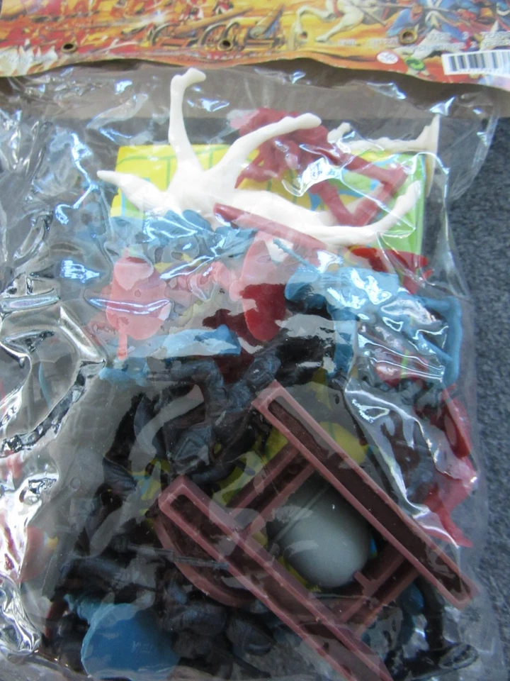 NEW - The American Revolution Action Figures Toy Soldiers Red Blue Horse Plastic - Image 4 of 4