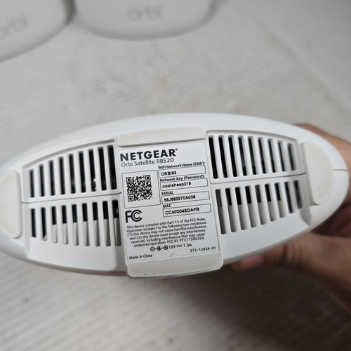 NETGEAR RBR20 Orbi Tri-band Mesh WiFi System w/ 2 RBS20 Satellites & Power Cord - Picture 6 of 15
