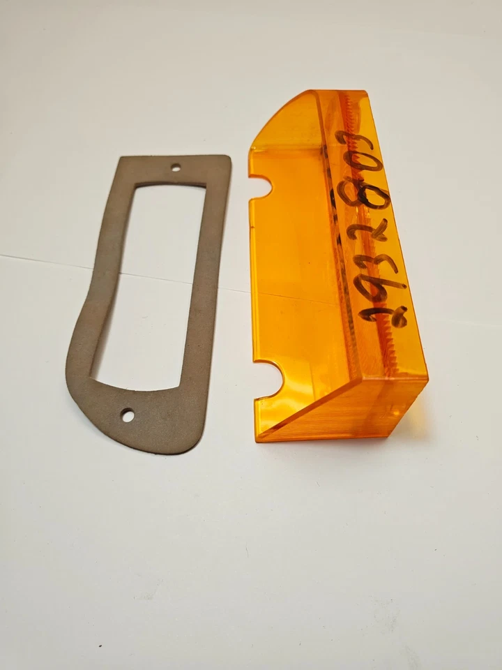 Plymouth Fury I Fury II III 1969 luz de estacionamiento lámpara lente con junta 2932803 nuevo de stock Foto 2 de 4