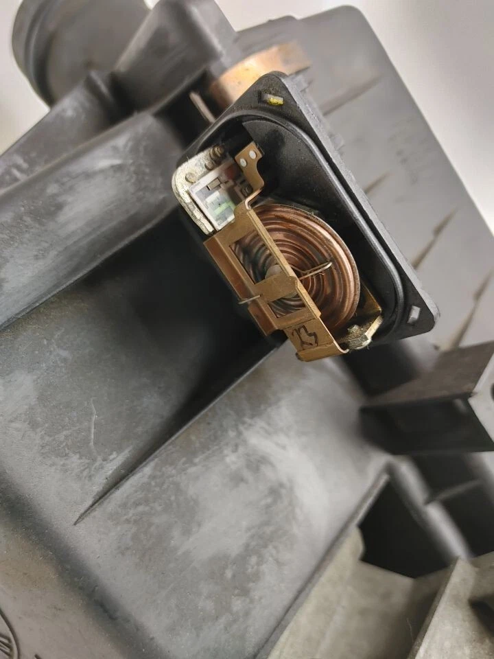 BMW 325i E30 1987 caja de filtro de filtro de aire OEM 0 280 202 Foto 3 de 4