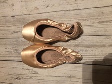 Cambr  Pointe Shoe Ballet 3 Shank and Tapered Toe Box Size 7.5W Satin Dancewear