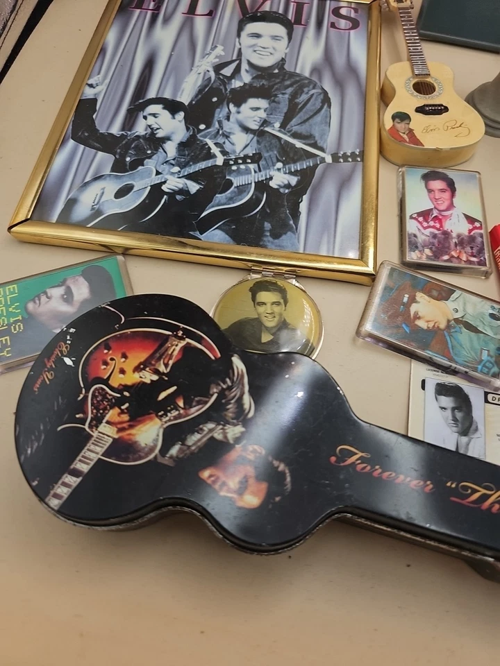 Elvis Presley Mixed Memorabilia Job Lot - Image 2 of 4