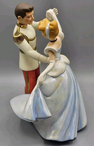 Walt Disney Classics Cinderella "So This Is Love" Porcelain Figurine w/COA - Picture 6 of 17