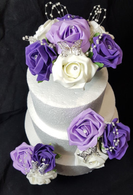 Hochzeit Blumen Elfenbein Lila Flieder Brautjungfern Mädchen Blumenstrauß Knopflöcher
