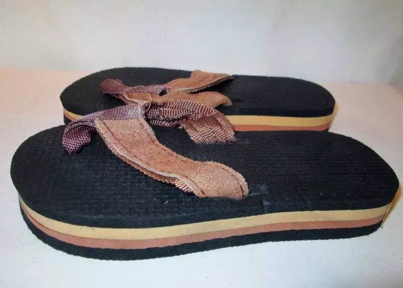 NOS Vintage 80s RAINBOW Flip Flops Two Color Yellow Blush Child Sandals 1  NEW