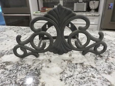 VTG  Cast Aluminum Metal 17" Wall Mount Garden Hose Hanger/Holder/Rack EUC LOOK