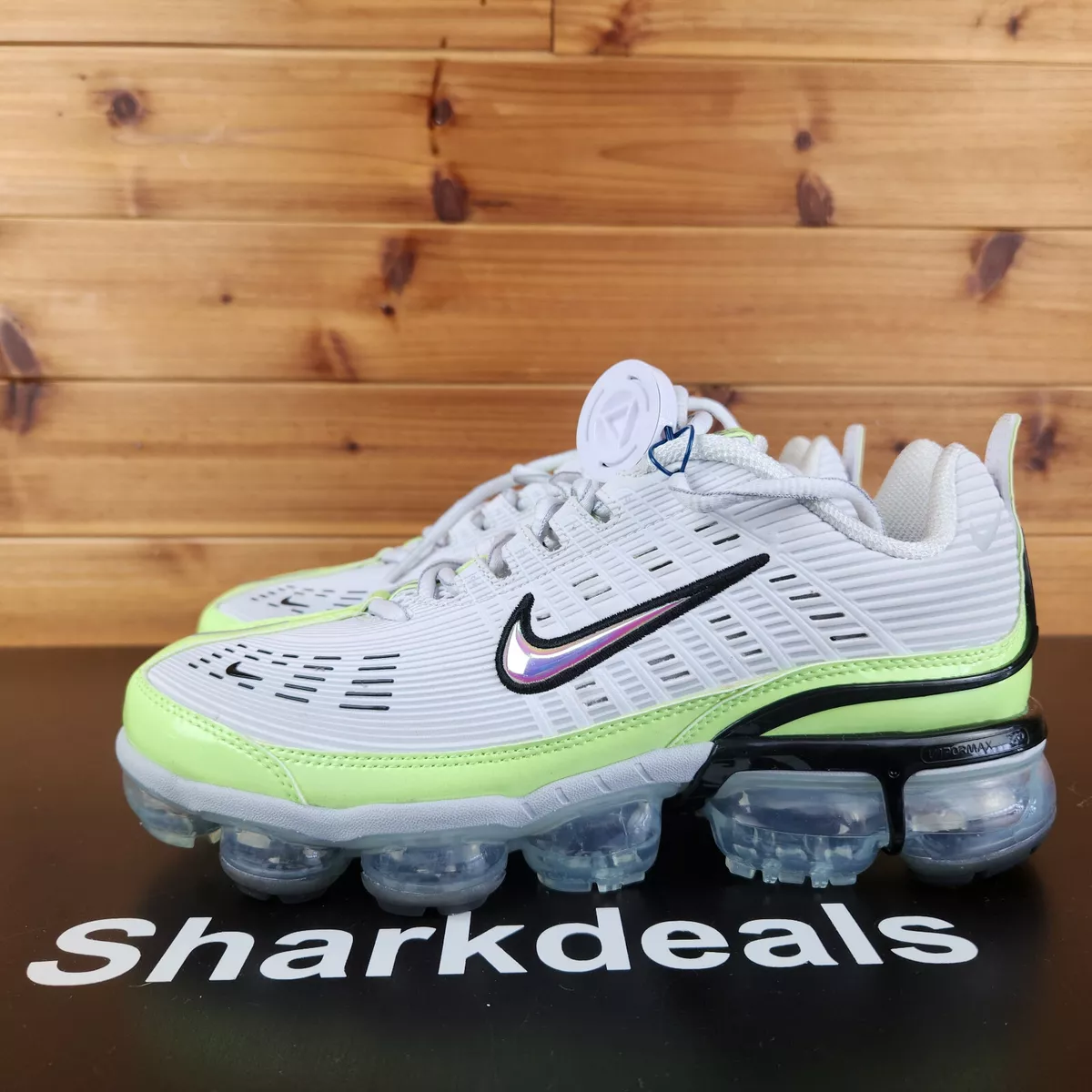 Nike vapormax hotsell white green