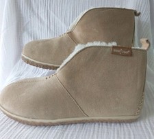 Minnetonka Cozy Bootie Slippers Women  s 8 M Beige Suede Faux Fur Lined- Slip On