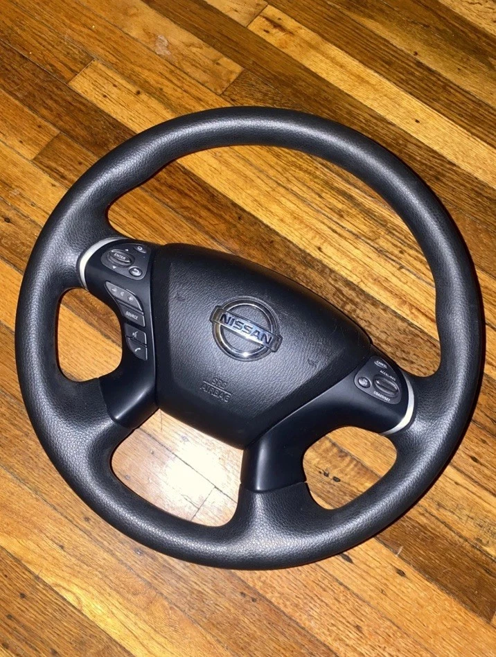 2017-2018 Nissan Pathfinder Steering Wheel OEM - Image 2 of 3