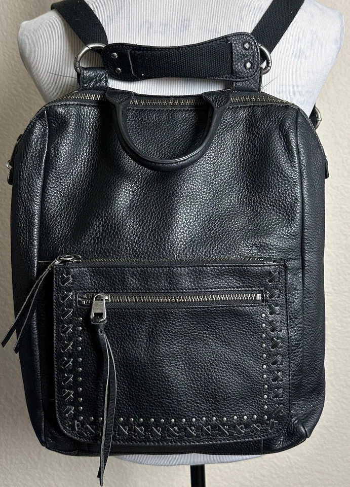 Mochila de cuero The Sak Loyola GRANDE de cuero negro con tachuelas convertible para computadora portátil Foto 2 de 4