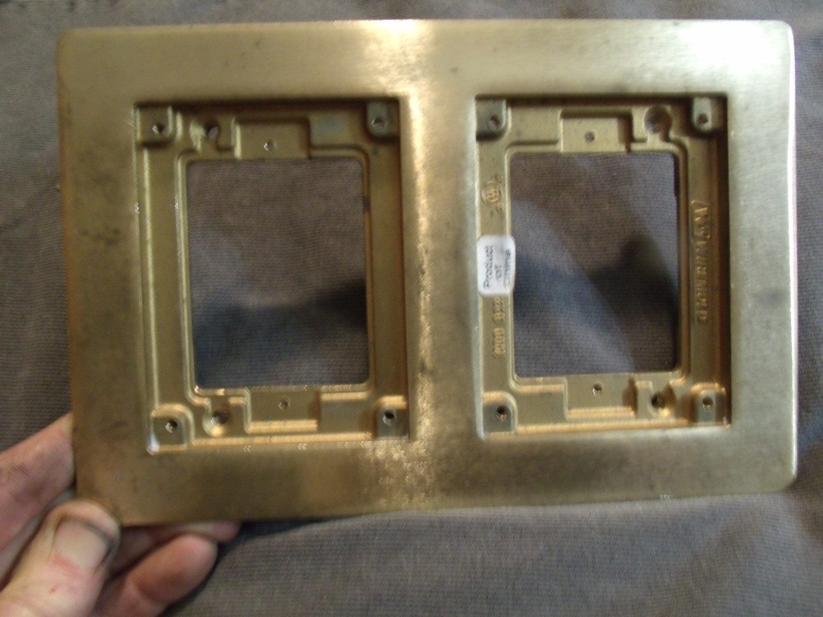 Wiremold 827B Brass 2 Gang 880 Series Floor Box