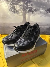 Eclips Pansy Women  s Size 8 Power Black Shoe - Alegria Shoes.