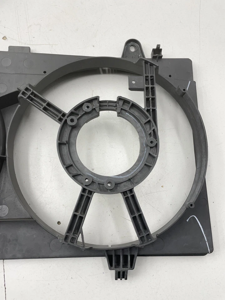 Ventilador de refrigeración del motor Lexus Es330 2005 cubierta de plástico OEM Foto 2 de 4