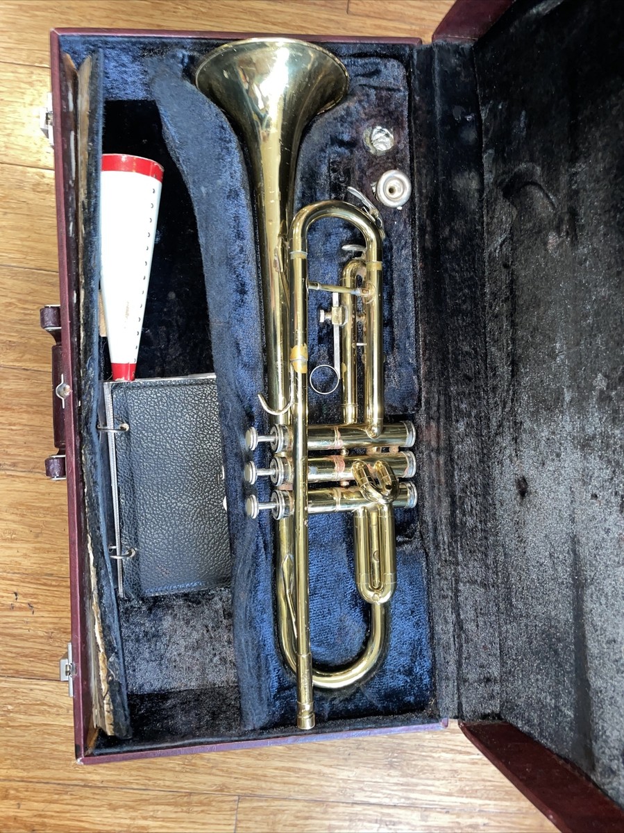 Holton Trumpet Collegiate T-602 w/Case and Mouthpiece Serial