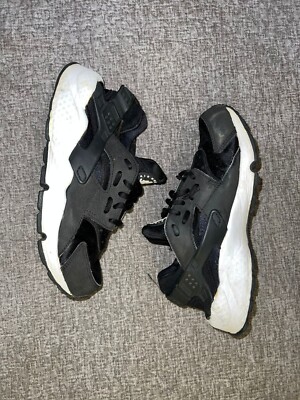 nike huarache off