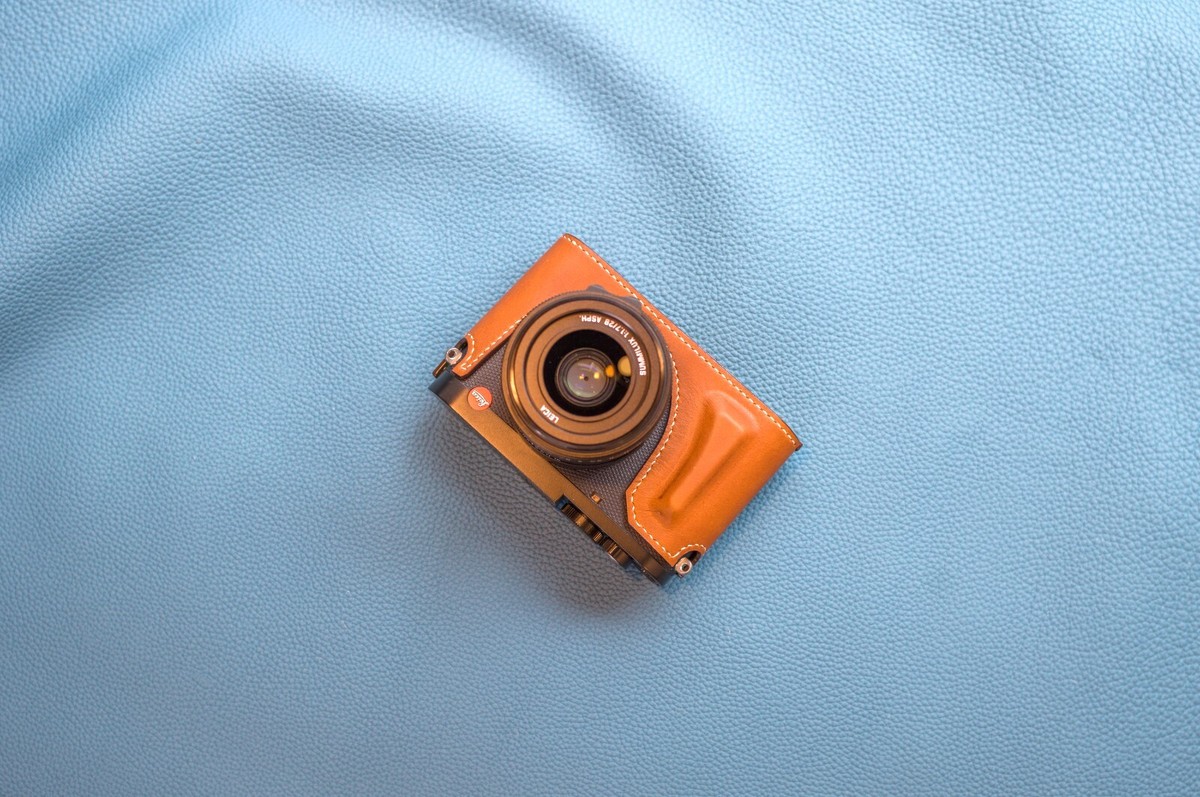 Premium calf skin Handmade Leica Q3, Q2, Q case Q3 half-case