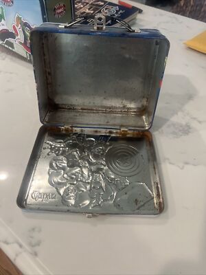 Lonchera De Metal De Los Vengadores - Con Diseños De Iron Man, Capitán América Y Thor, Tamaño 7.6 X 6 X 3 Pulgadas, Sin Plomo