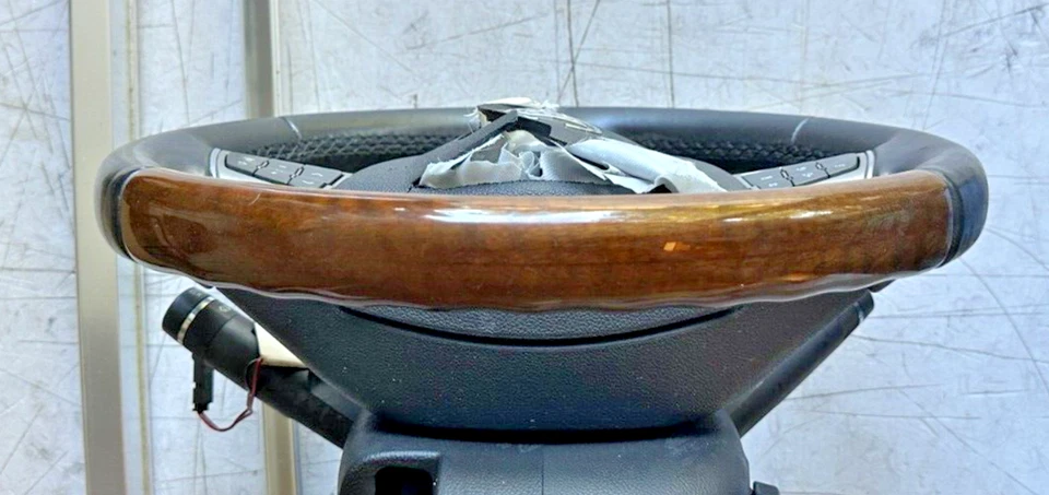 Cadillac SRX 2010 a 2012 volante de cuero madera con teléfono de control de crucero Foto 4 de 4