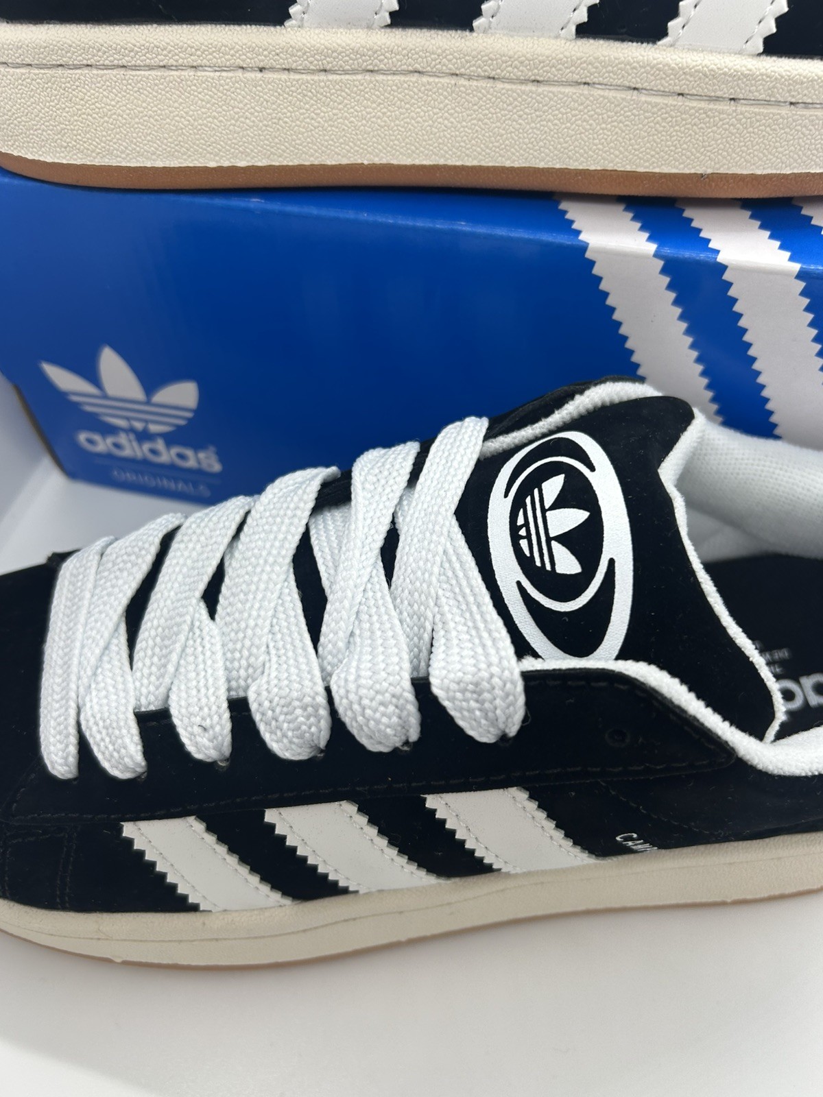 Adidas Campus Size 8 UK Good Unisex Shoe Black/White image 5