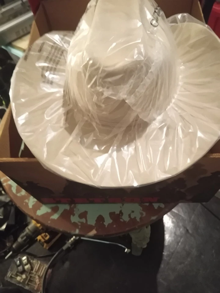 VINTAGE STETSON COWBOY HAT BRAND NEW IN THE BOX SIZE 7 1/2 D4 RANCH TAN - Image 3 of 4