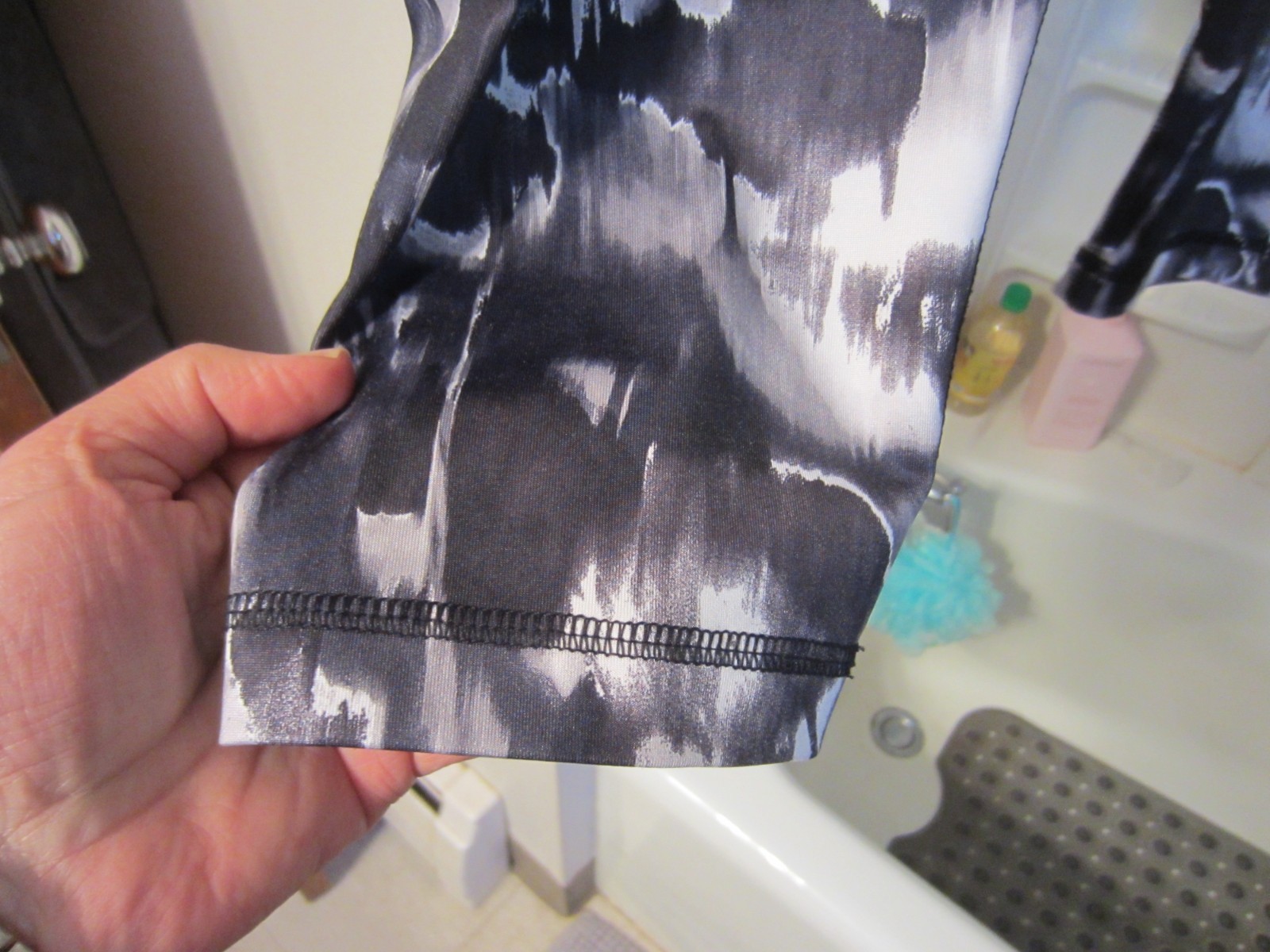 NWOT women's active wear capri pants 90 Degrees by Reflex Size XL black/gray