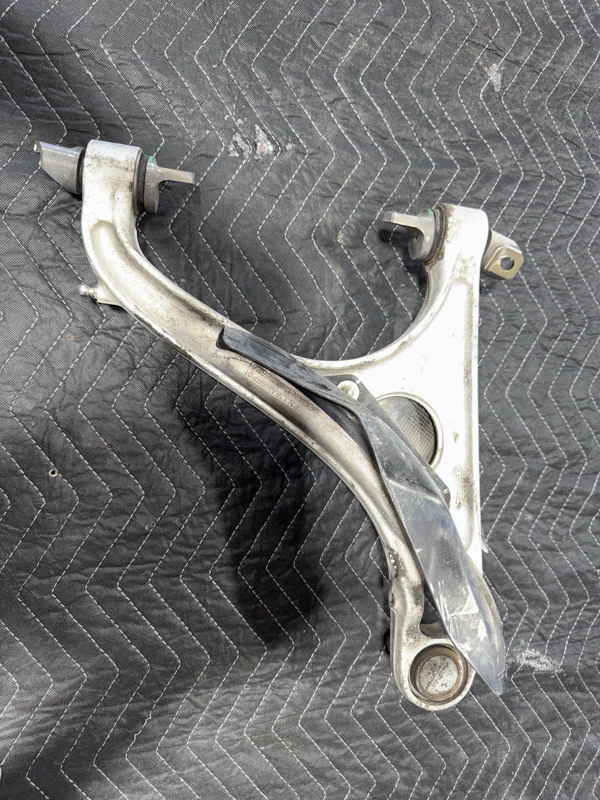 McLaren Front Right Lower Control Arm Damages Ends PN 13BA209RP.01