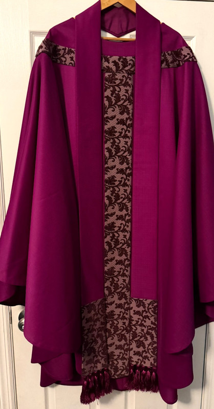 RARE CATHOLIC PRIESTS PURPLE LAVENDAR & BROWN CHASUBLE & STOLE HOLY ROOD GUILD