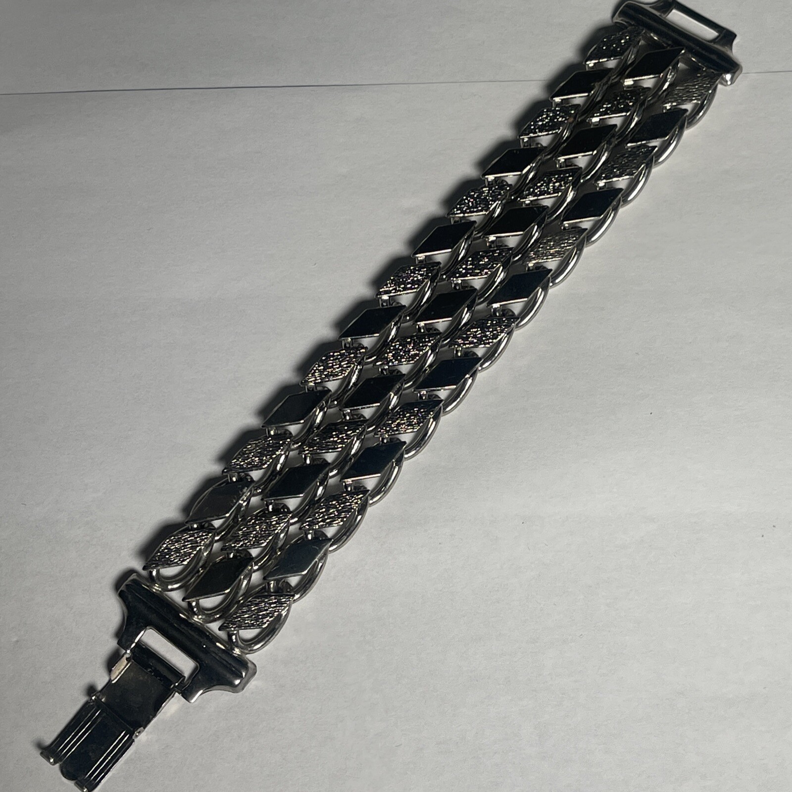 Silver Tone Diamond Flex Bracelet – 7