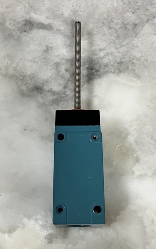 Honeywell LSYKB1A-8C Limit Switch, Snap Action, 1NC/1NO, Coil Spring, SPDT, Low - Picture 4 of 13