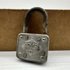 Vintage 77 Master Lock Padlock 1.25" Hasp Lions Head Logo Milwaukee WI No Key