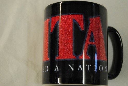 EVITA SHE SEDUCED A NATION MUG CUP TEA COFFEE NEW OFFICIAL MUSICAL THEATRE SHOW - Picture 2 of 3