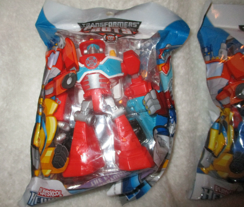 Transformers~Rescue Bots~Optimus Prime~Heatwave The Fire Bot~2 quantità~confezione sigillata. - Foto 3 di 9