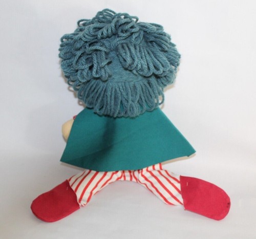 "Muñeca de tela The Land of Nod Pira pantalones a rayas rojas y blancas capa verde azulado 17"" (5)" - Imagen 3 de 6