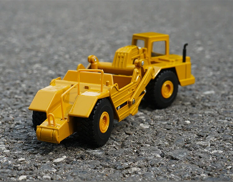   1/50 Caterpillar CAT Military Wheel Tractor Truck Soil Compactor Grader MODEL - Image 3 of 4