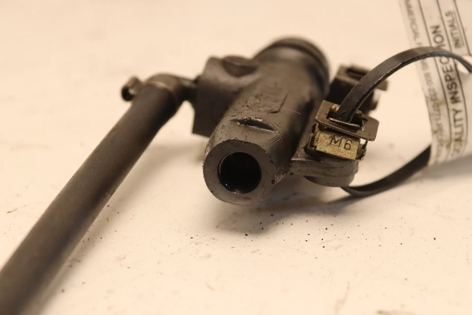 1996-2001 BMW R1100RT CLUTCH RESERVOIR TANK PUMP OEM - Image 3 of 4