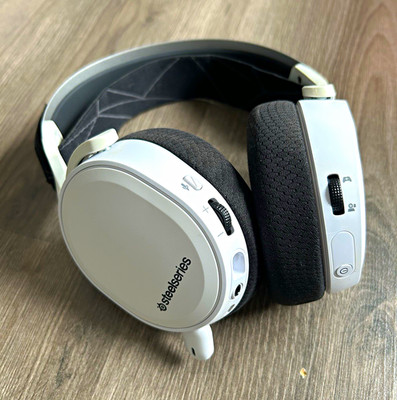 SteelSeries Arctis 7P Over-Ear Gaming-Headset Weiß kabellos/3,5mm mit Mikrofon