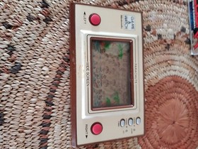 Price Negotiable - Game & Watch Parachute