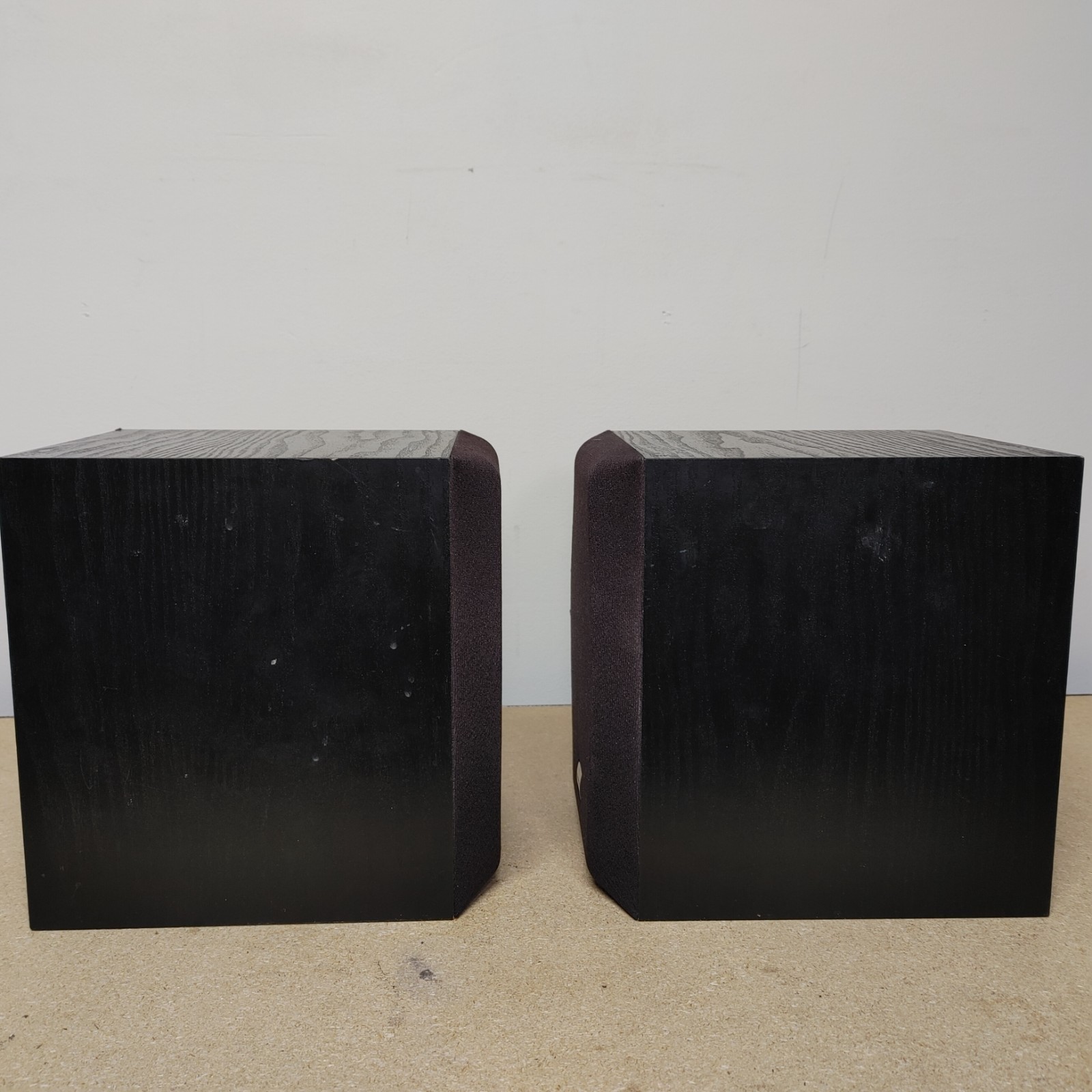 Onkyo SKM-100 Bookshelf Satellite Speakers 100 Watt 8 Ohm Tested & Working Great
