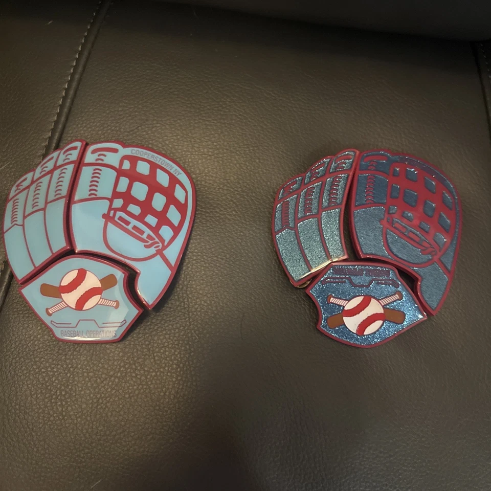 Cooperstown All-Star Village Béisbol Operación Guante Alfileres 3 Paz Foto 2 de 2