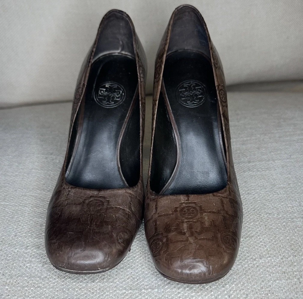 Scarpe donna Tory Burch decolte in pelle marrone con logo in rilievo da lavoro formali