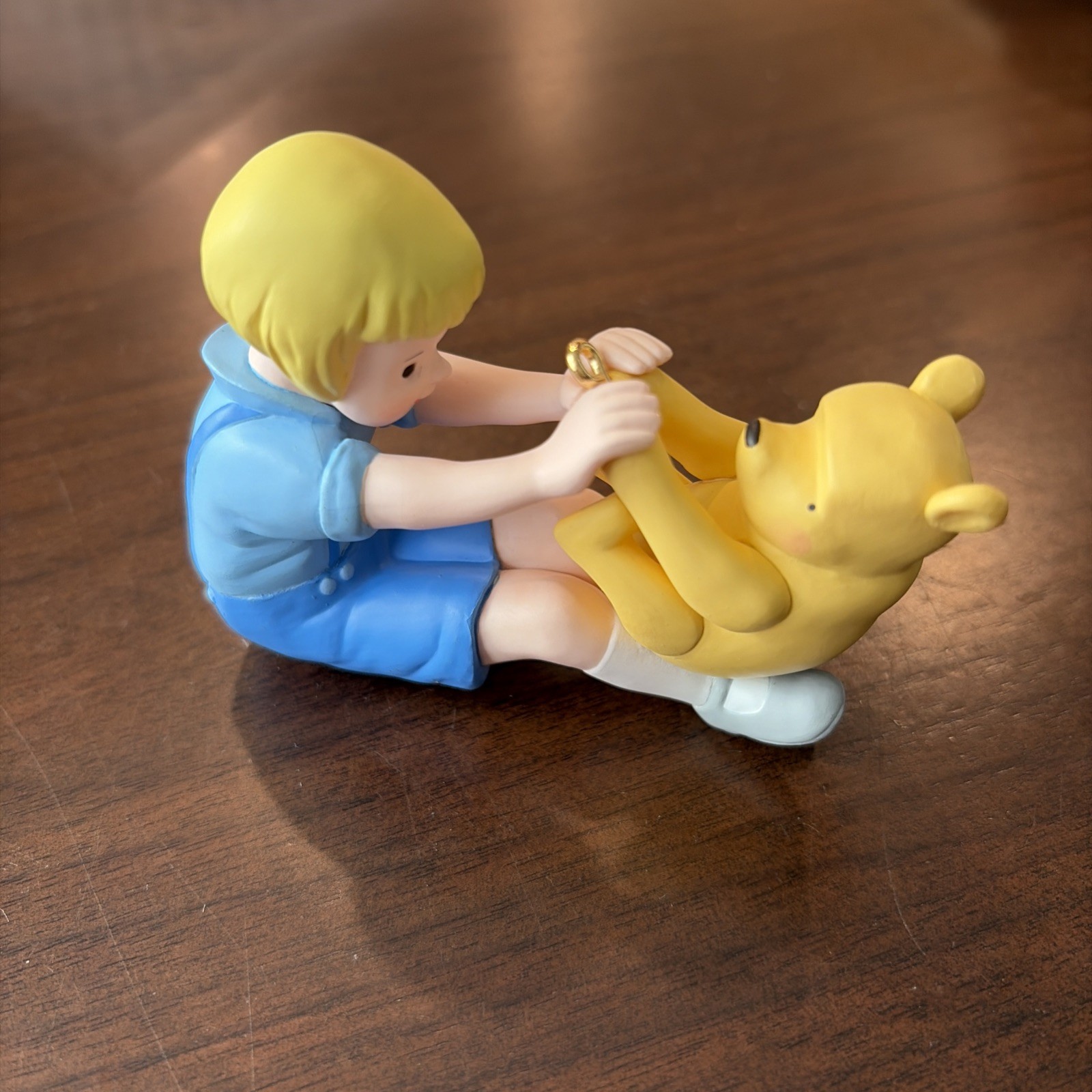 Hallmark 1999 Disney Winnie the Pooh & Christopher Robin Figurine FREE SHIPPING