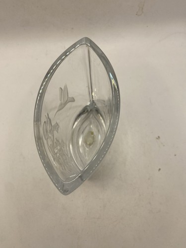 Lead Crystal Clear Glass Erched In Humming Bird Vase Pre Owned - Picture 3 of 7