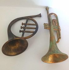 2 Weihnachtsdeko Musikinstrumente Horn und Trompete Messing-Optik